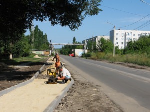 В Борисоглебске продолжается обустройство тротуаров