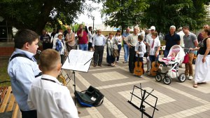 Мэр на троне и уличные музыканты: чем удивил посетителей «Борисоглебский Арбат»?