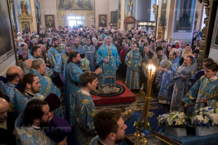 Митрополит Воронежский и Лискинский Сергий совершил Божественную литургию в главном храме Борисоглебской епархии