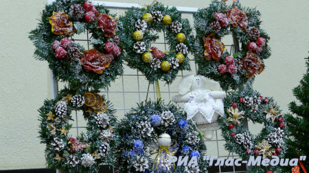 «Новогоднее настроение»: в Борисоглебске прошла выставка-ярмарка подарков ручной работы