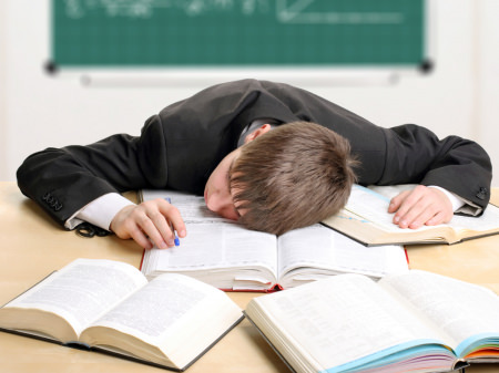 Сколько должны спать школьники? Рекомендации Роспотребнадзора