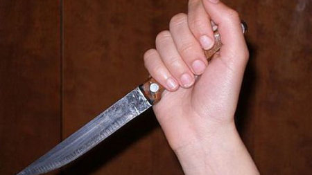 В Борисоглебске 40-летняя женщина порезала ножом своего сожителя