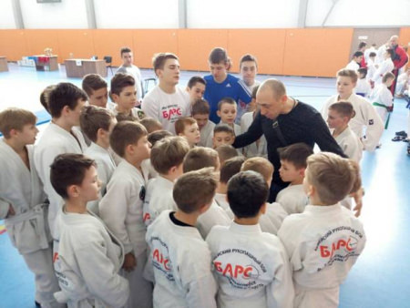 Первые бои новичков: юные спортсмены из Борисоглебска достойно выступили на областном турнире по АРБ