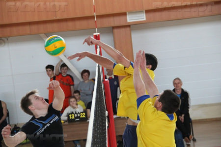 В Борисоглебске сельская молодежь округа сразилась в волейбол
