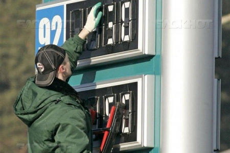 Автомобилистов Воронежской области пугают распечаткой летних цен на бензин