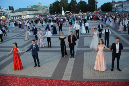 В Борисоглебске отгремел общеокружной выпускной бал