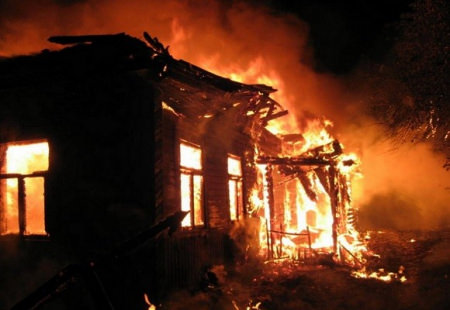 В Грибановском районе пожар унёс жизни двух пенсионеров
