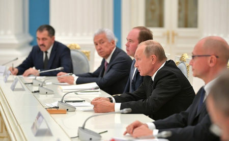 Александр Гусев получил напутствие президента на встрече с новоизбранными губернаторами