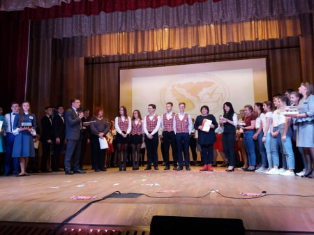 Борисоглебские гимназисты стали первыми в зональном конкурсе агитбригад