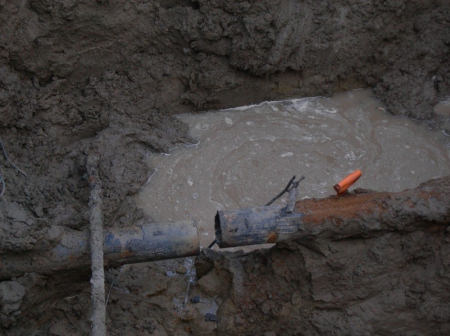Жители села в Терновском районе вынуждены ремонтировать сельский водопровод за свой счет