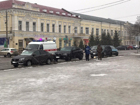 В центре Борисоглебска мужчина умер в своем автомобиле
