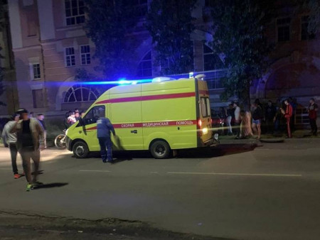 В Борисоглебске пьяный водитель убил 19-летнюю девушку и протаранил Драмтеатр