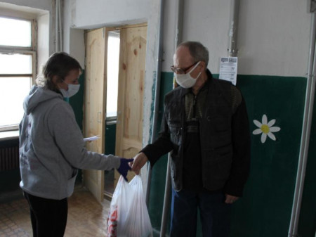 Нуждающиеся пожилые люди получат продуктовую помощь в Воронежской области