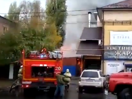 Тушение пожара сняли на видео в центре Борисоглебска