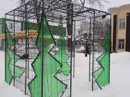 В Борисоглебске разыскивают вандалов, повредивших новогоднюю инсталляцию