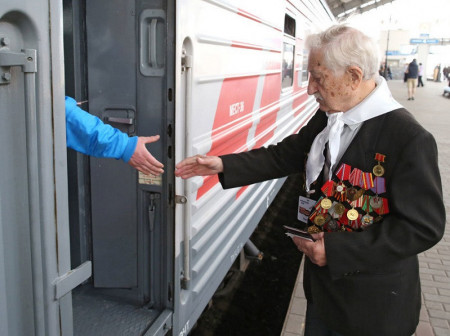 Ветеранам вернули бесплатный проезд на поездах дальнего следования