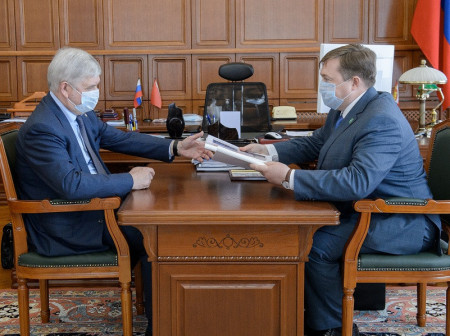 Александр Леонов рассказал губернатору об успехах Поворинского района и планах на ближайшее будущее