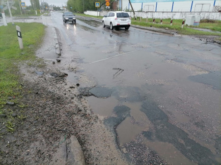 Об угрозе для автомобилей на борисоглебской дороге рассказал читатель «Блокнот Борисоглебск»