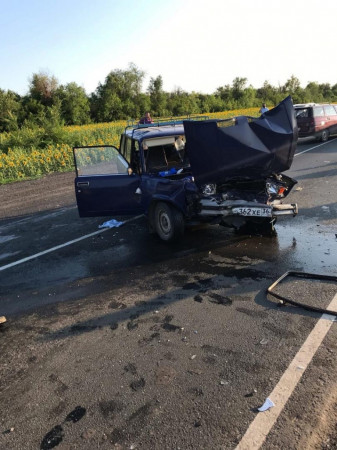 Последствия столкновения четырех автомобилей сфотографировали под Борисоглебском