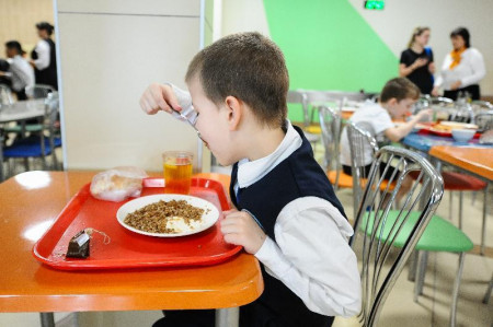 Более 3000 борисоглебских школьников обещали обеспечить бесплатным питанием