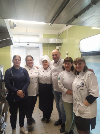 Преподавателю из Борисоглебска дал мастер-класс знаменитый шеф-повар Илья Лазерсон