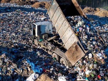 Двадцать четыре тысячи кубометров опасных отходов незаконно закопали под Борисоглебском