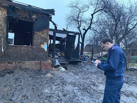 Дом многодетной семьи сгорел в Воронежской области: двое детей погибли,еще четверо - пострадали