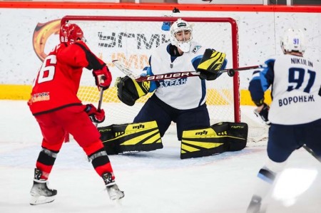 Хоккейный клуб «Буран» минимально уступил в выездном матче ВХЛ