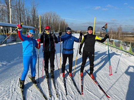 Место в Воронежской области , где уже есть зима и катаются на лыжах