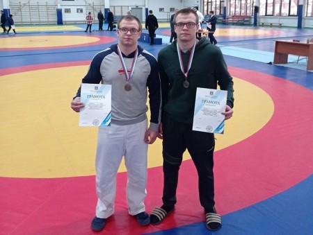 Братья-силачи из Борисоглебска завоевали медали на Чемпионате по борьбе на поясах