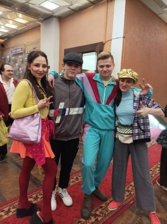 Братва из 90-х, малиновые пиджаки и сумасшедшие эмоции: что происходило 4 февраля в Борисоглебском театре