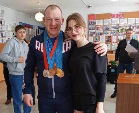 Олимпийский чемпион встретился с юными спортсменами Новохоперского района