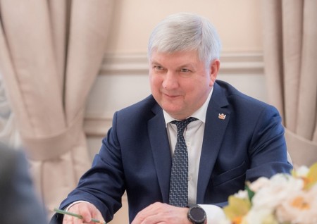 Политологи внесли губернатора Воронежской области в «зону риска"