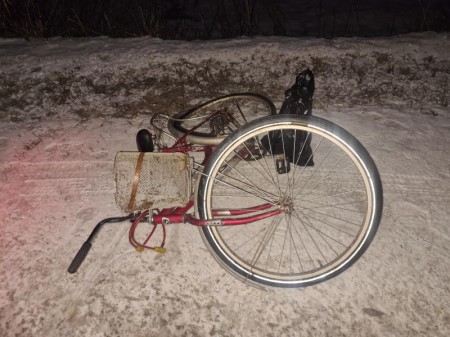 Весна началась: на ночной дороге в Поворинском районе сбили велосипедиста