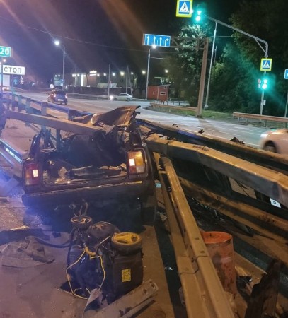 Машина превратилась в груду металла: 18-летний водитель попал в страшное ДТП под Воронежем