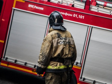 15 человек эвакуировали из горящего дома в Воронеже
