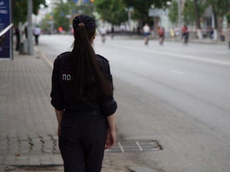 Женщину-полицейскую уличили в получении полумиллионной взятки в Воронеже