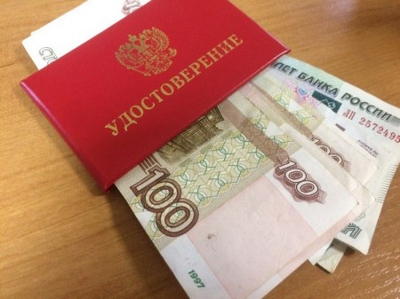 Экс-полицейский попался на значительной взятке от студента-иностранца в Воронеже