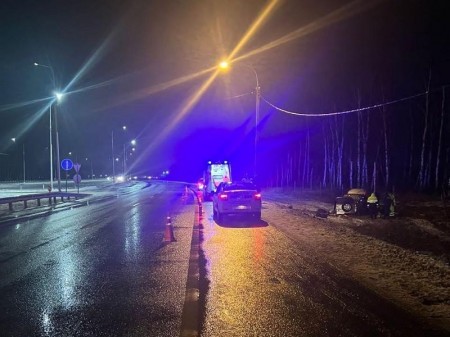 22-летний парень погиб в протаранившей бетонный столб машине в Воронежской области